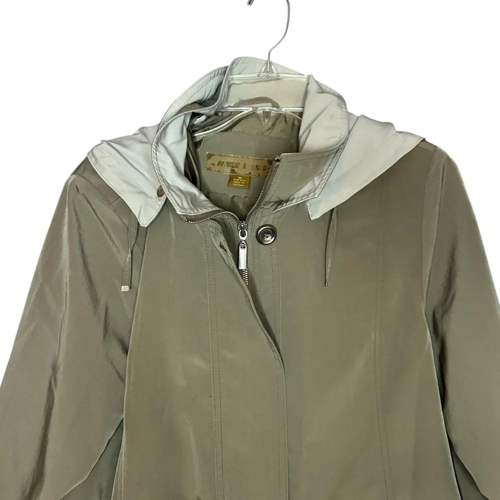 Weather Tamer Hooded Rain Jacket Womens Medium Tan Beige Lightweight Coat